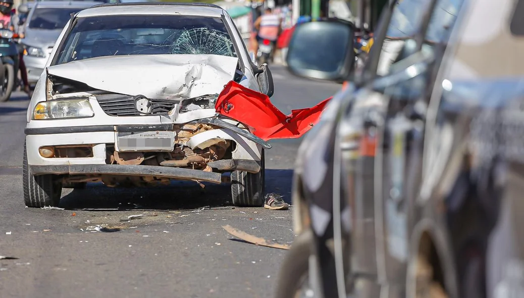 Colisão entre carro e moto deixa homem morto em Teresina