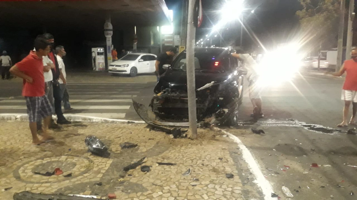Colisão entre veículos deixa dois feridos na zona sul de Teresina