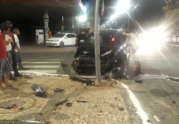 Colisão entre veículos deixa dois feridos na zona sul de Teresina
