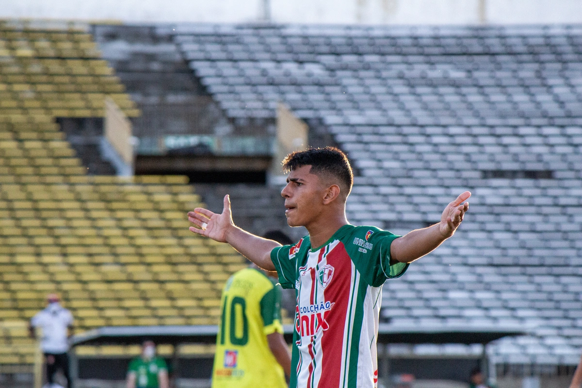 Confronto ente Picos e Fluminense no Albertão