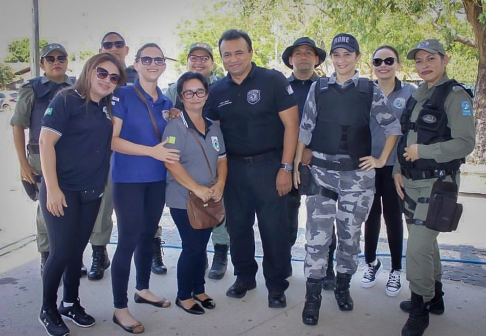 Coordenadoria de Política para as Mulheres, policiais e deputado Fábio Abreu