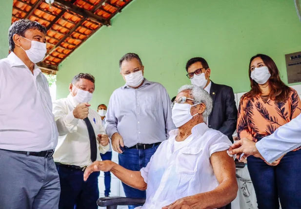 Covid: Piauí atinge 100% da população acima de 60 anos vacinados