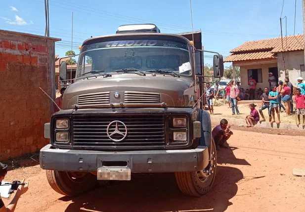 Criança de sete anos morre atropelada por caminhão em Corrente
