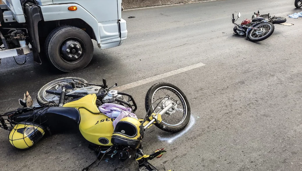 Dois motociclistas ficaram feridos