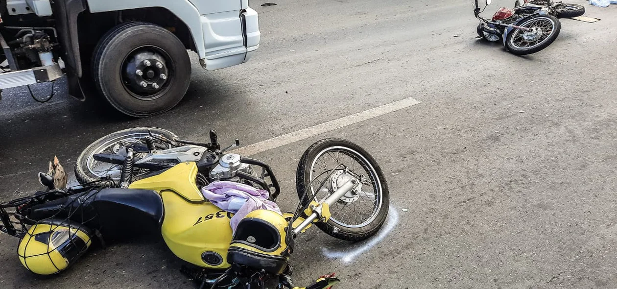 Dois motociclistas ficaram feridos