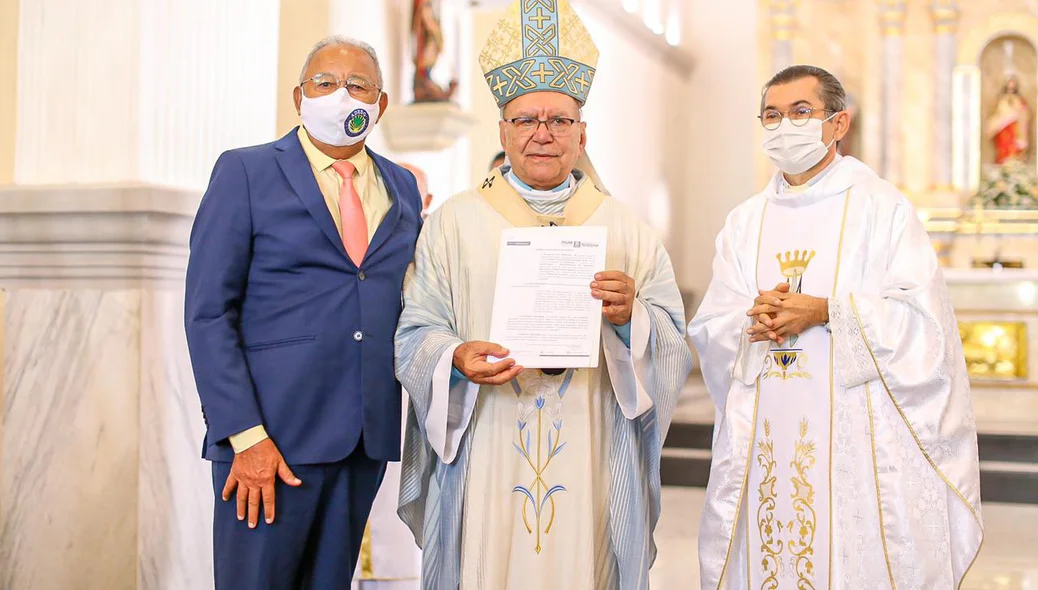 Dr. Pessoa ao lado dos celebrantes