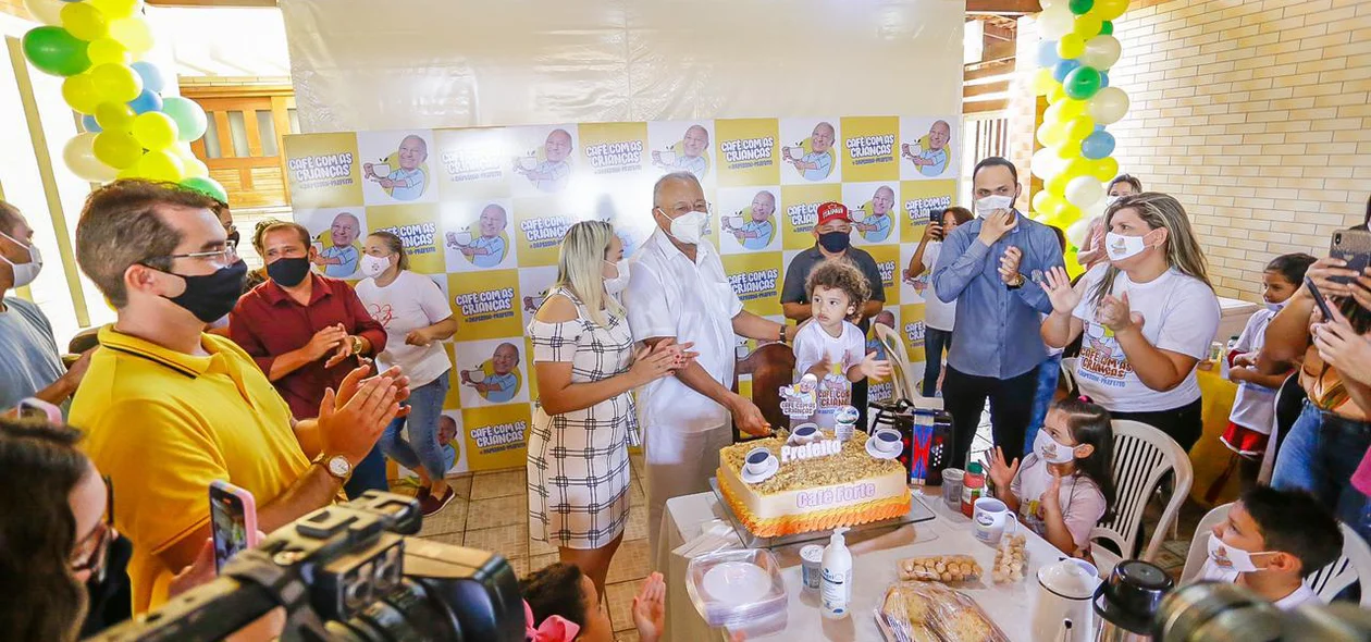 Dr. Pessoa comemora aniversário com crianças
