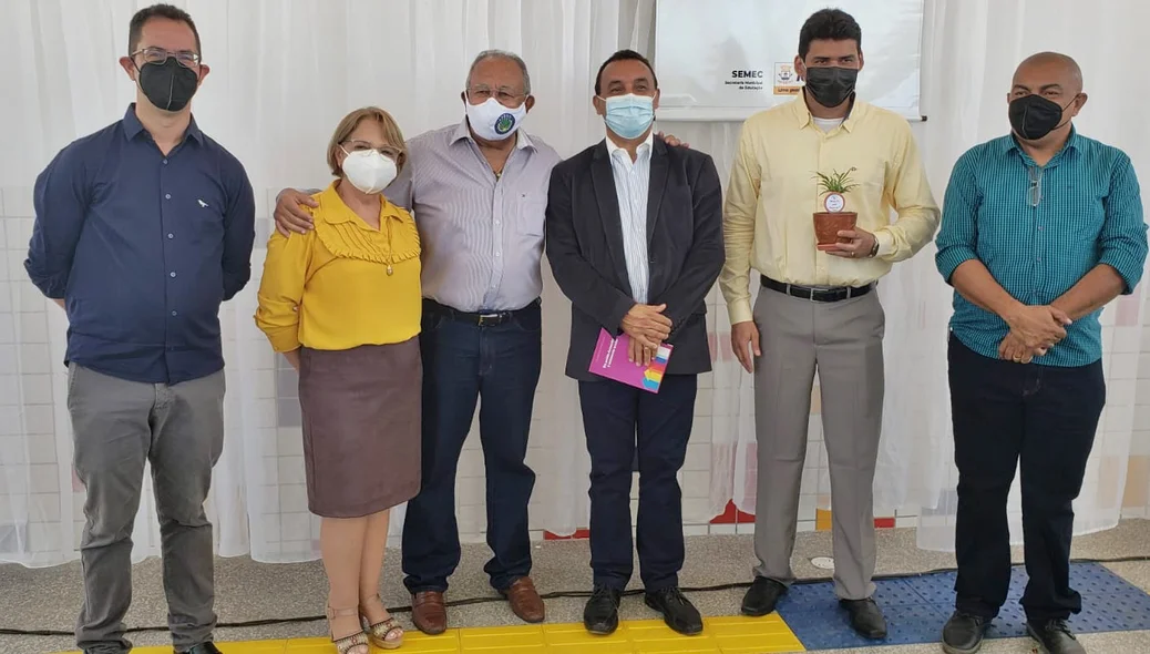 Dr. Pessoa inaugura escola