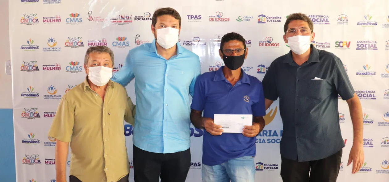 Entrega do Cartão Sasc Emergencial em Beneditinos
