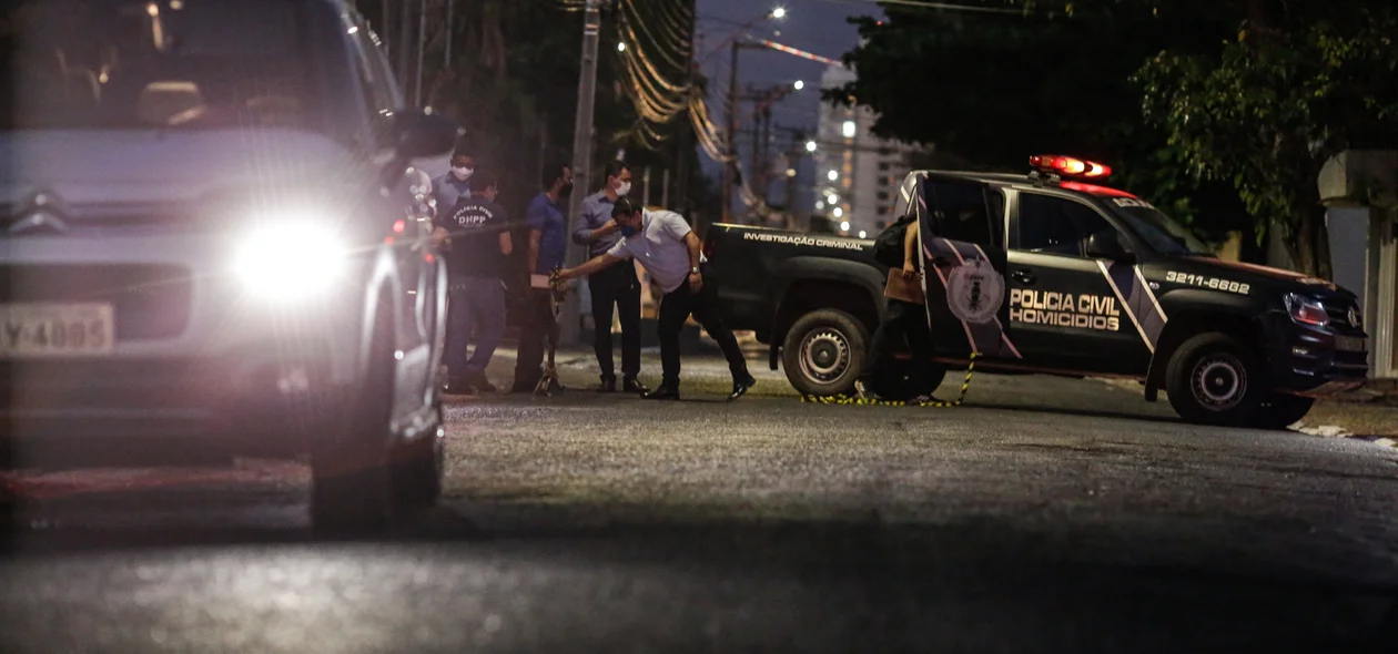 Equipe da Polícia Civil no local