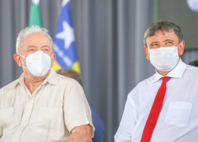 Ex-presidente Lula em Teresina acompanhado do governador Wellington Dias