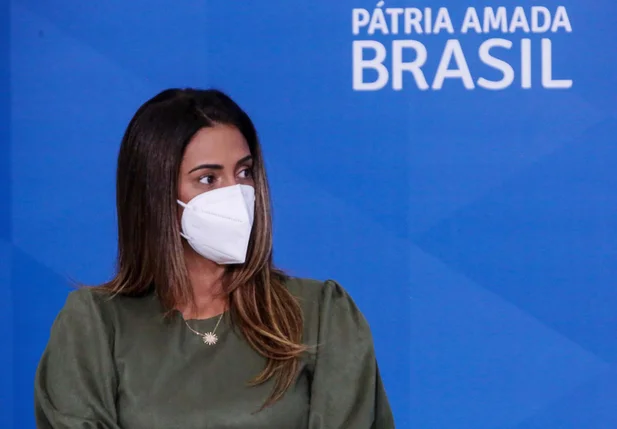 Flávia Arruda