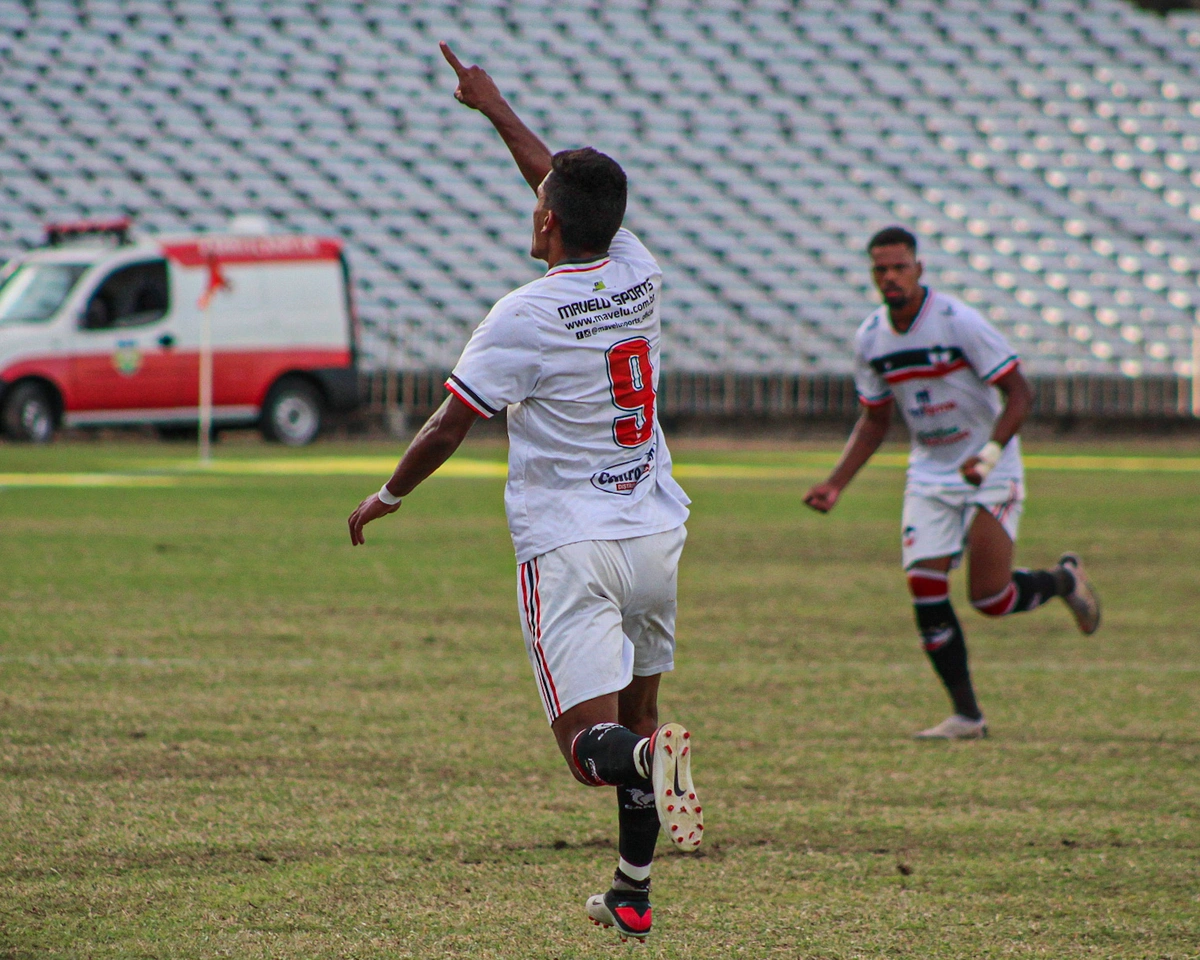 Fluminense e River empataram