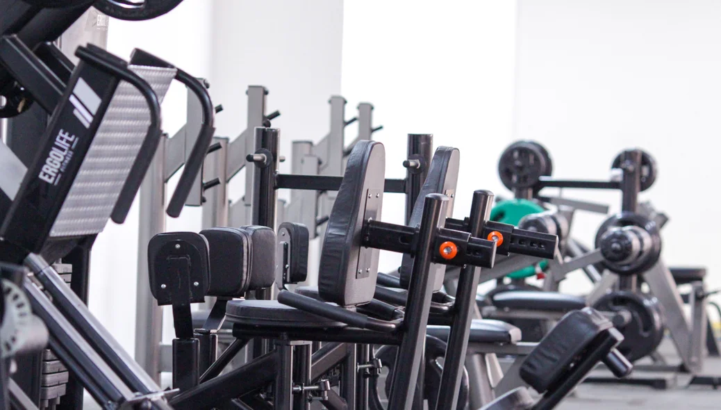 Ginásio comporta sala de musculação, auditórios e alojamentos