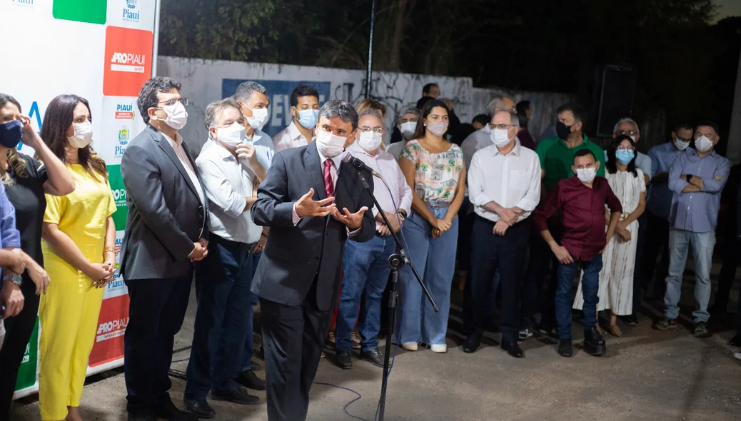 Governador falando sobre a importância da obra