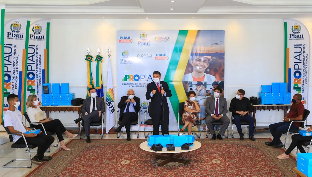 Governador Wellington Dias durante seu pronunciamento