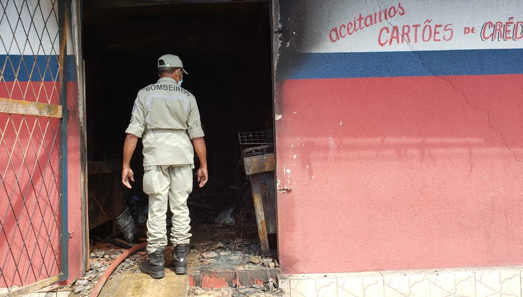 Incêndio no Comercial Francilmar