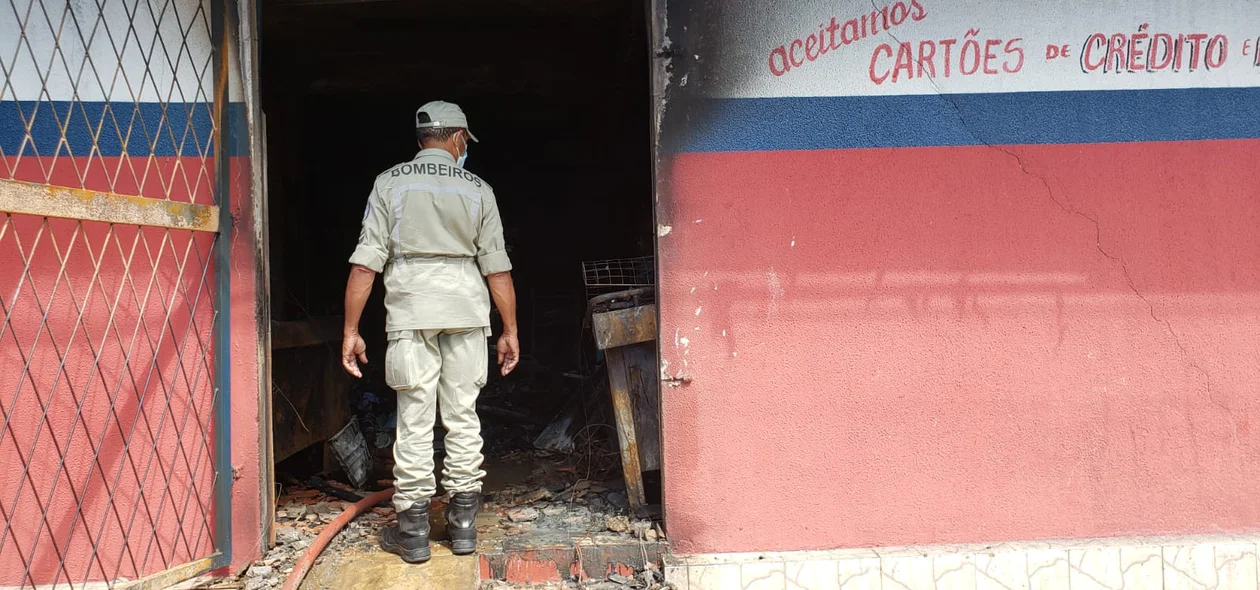 Incêndio no Comercial Francilmar