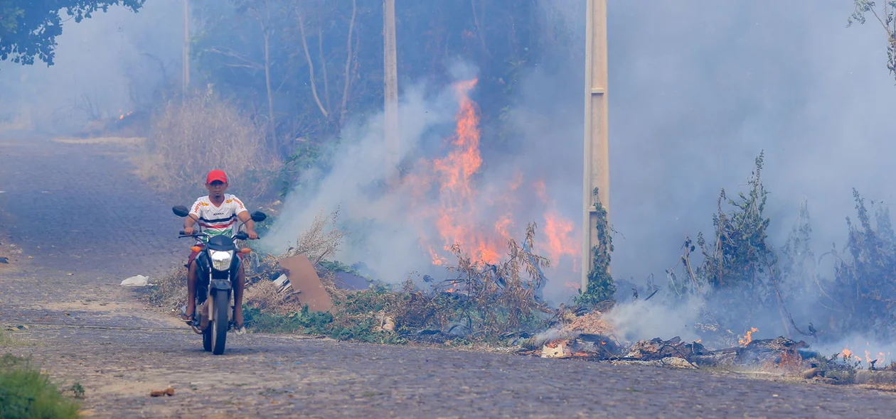Incêndio no loteamento Orgmar Monteiro