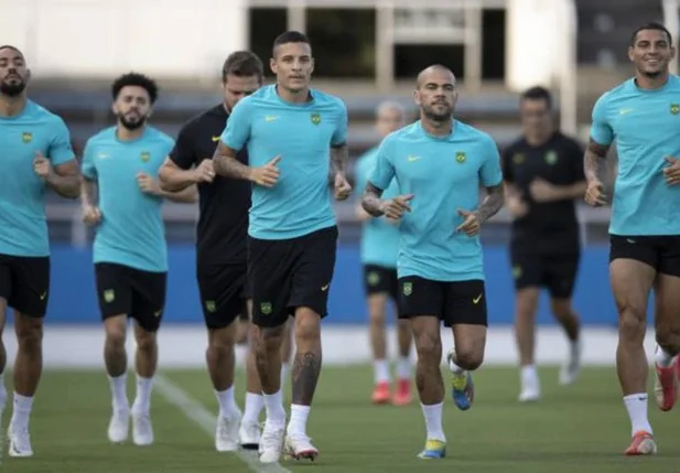 Jogadores da seleção brasileira em campo