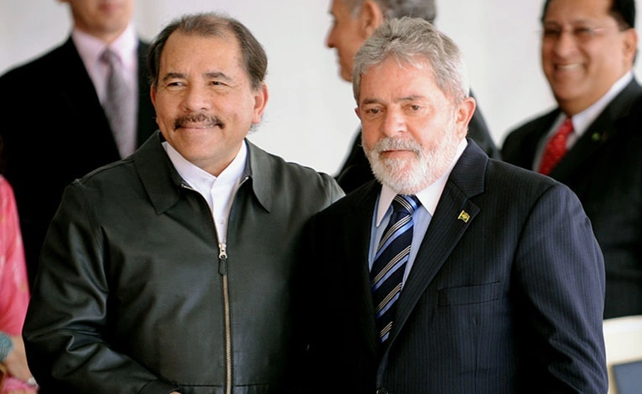 Lula aconselha Daniel Ortega a manter ditadura em Nicarágua