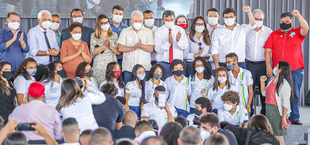 Lula participou da solenidade de inauguração da reforma do CETI Pedra Mole