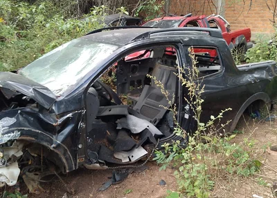 Mais carcaça de veículo apreendida