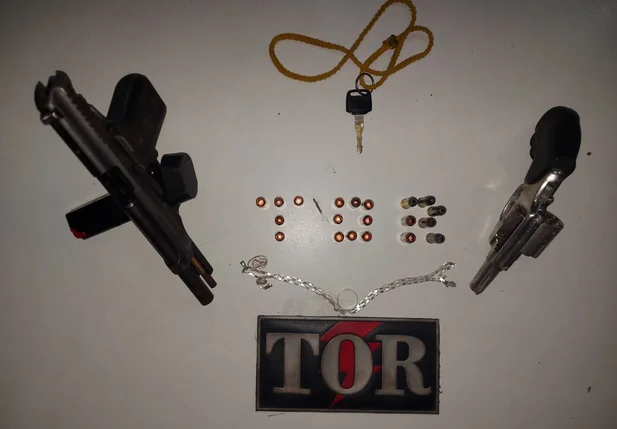 Material recuperado pelos policiais do TOR, do BPRE