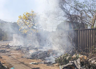 Moradores queimam lixo no bairro marquês