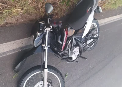 Motocicleta envolvida em acidente no bairro Promorar