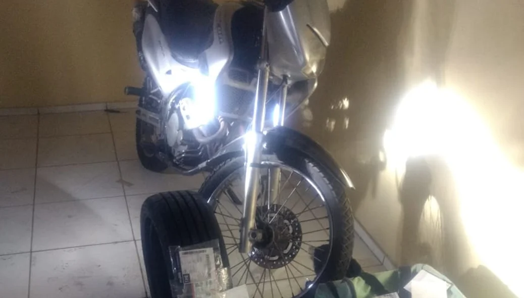 Motocicleta roubada apreendida
