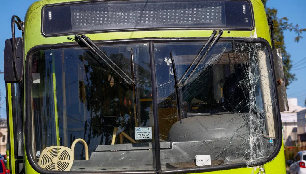 ônibus envolvido no acidente