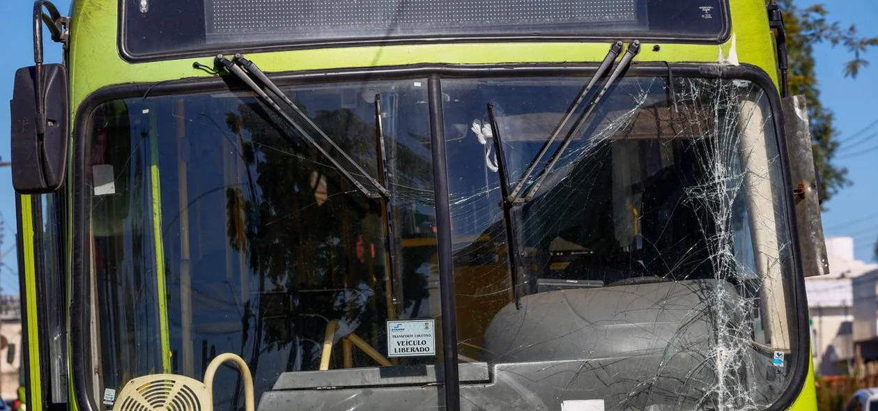 ônibus envolvido no acidente