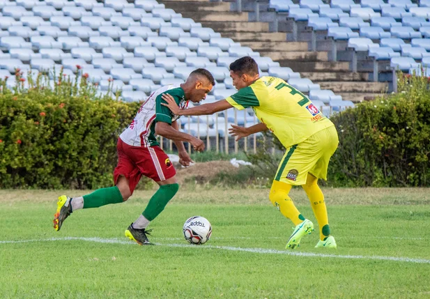 Picos e Fluminense no Estádio Albertão