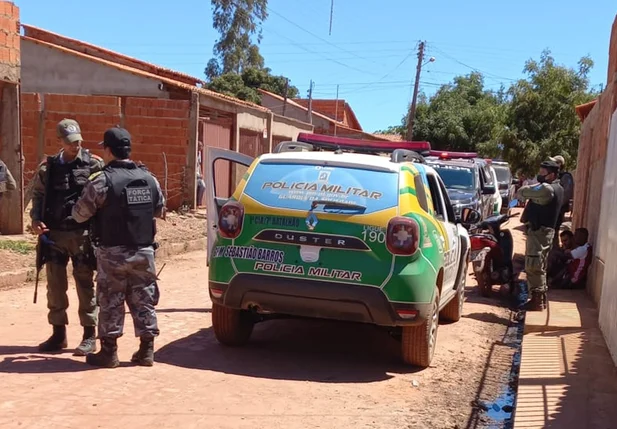 Polícia Militar no local