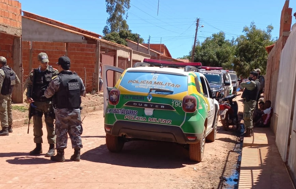 Polícia Militar no local