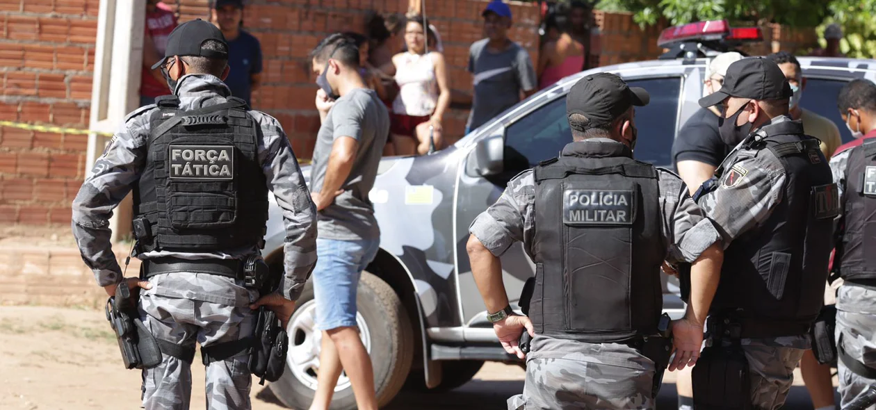 Polícia Militar no local