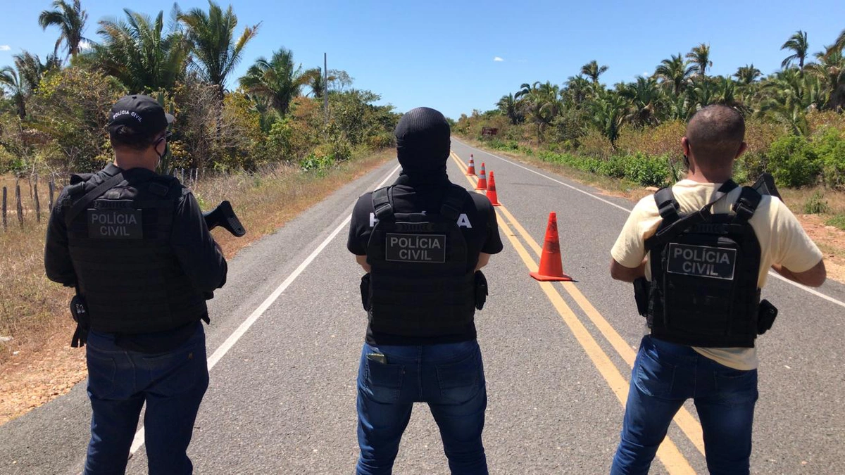 Policiais da DEPRE realizavam uma barreira policial