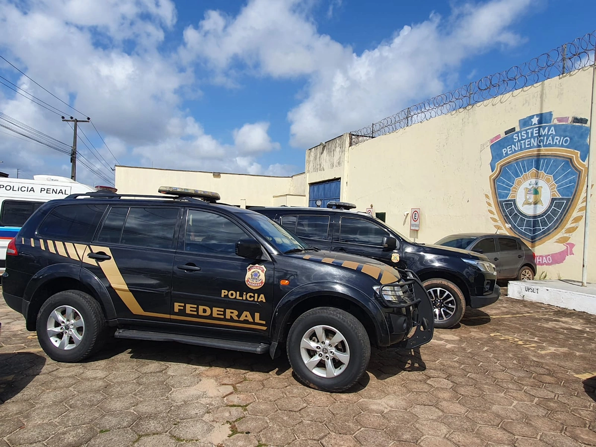 Policiais federais cumprem mandados em unidade prisional em São Luís
