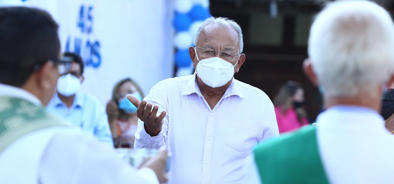 Prefeito Dr. Pessoa na missa