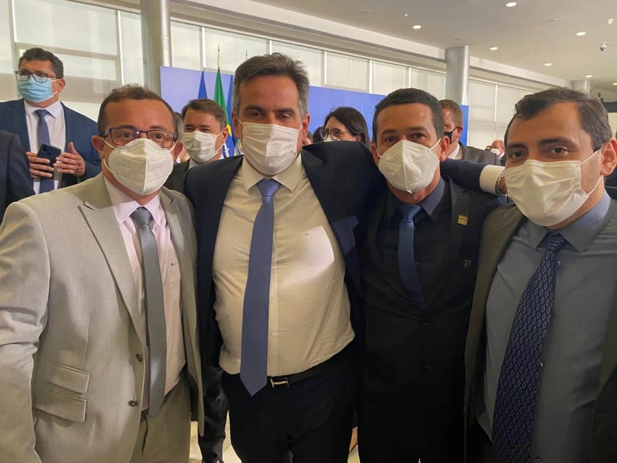 Prefeitos Júnior Percy e Magnum Cardoso participam da posse de Ciro Nogueira em Brasília