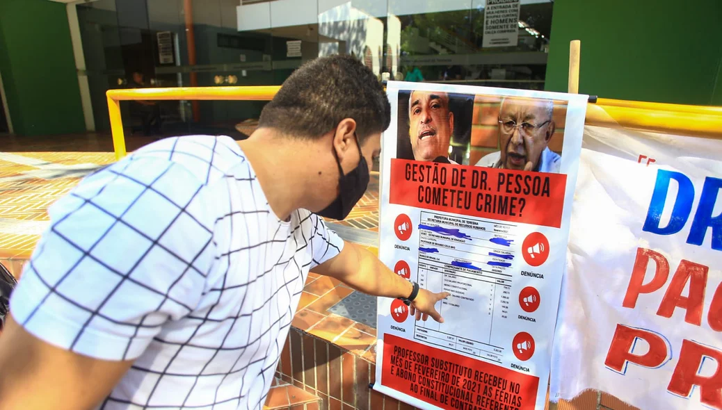 Professores querem lei para garantir direitos