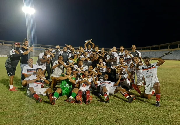River empara com o Picos  e garante vaga para a final do Piauiense Sub-20