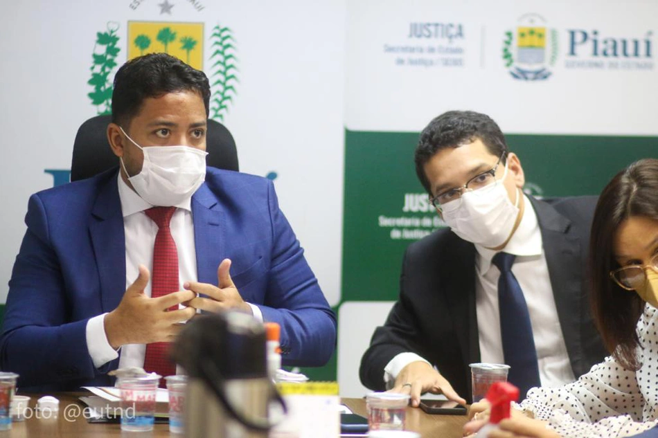 Secretário de Justiça Carlos Edilson