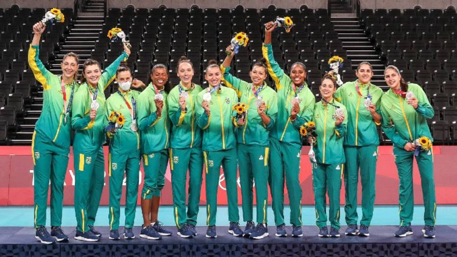 Seleção feminina de vôlei conquistou a medalha de prata em Tóquio