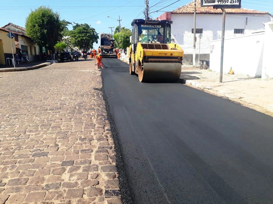 Setrans inicia pavimentação asfáltica em diversas ruas de Barras
