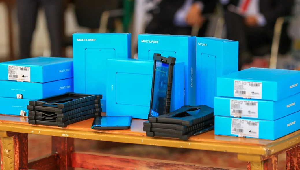 Tablets entregues pelo Governo do Estado