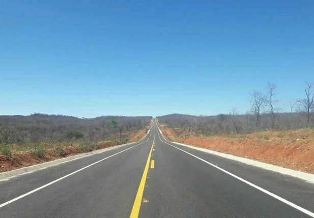 Trecho pavimentado da BR 235
