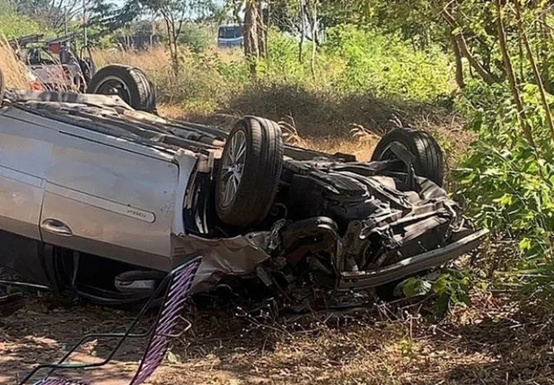 Veículo do secretário de Governo Bento Viana ficou destruído