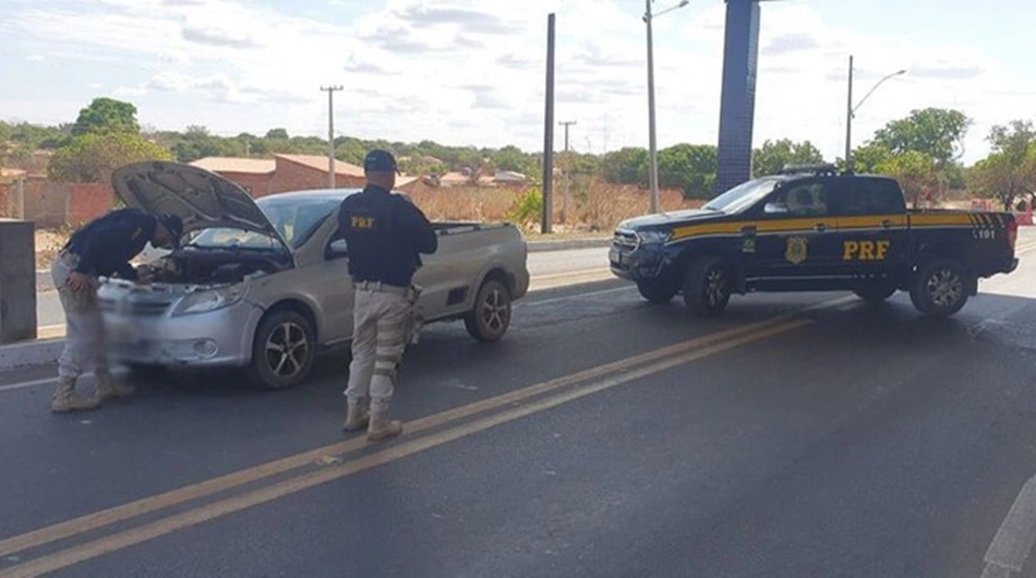 Veículo foi apreendido pela PRF